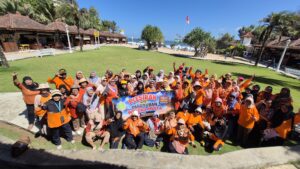 Menjalin Kehangatan dan Kebersamaan: Keseruan “Plesiran with PWM” ke Pantai Mesra Gunungkidul